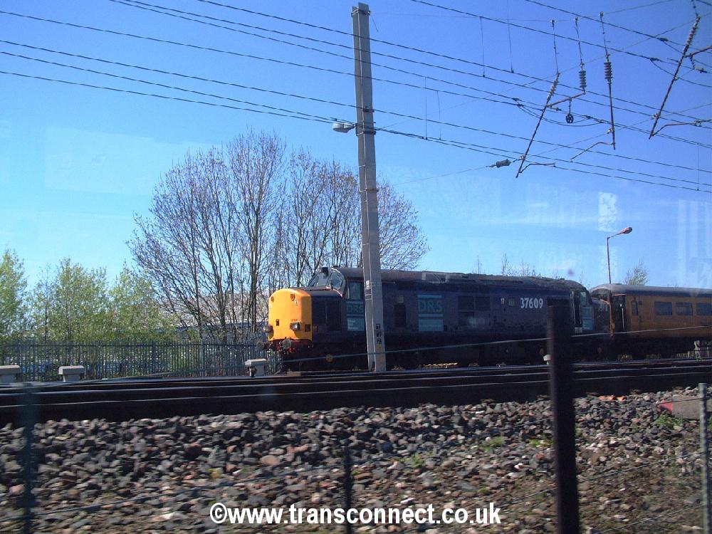 Loco 37609 Carlisle Stn Sidings 050506.JPG